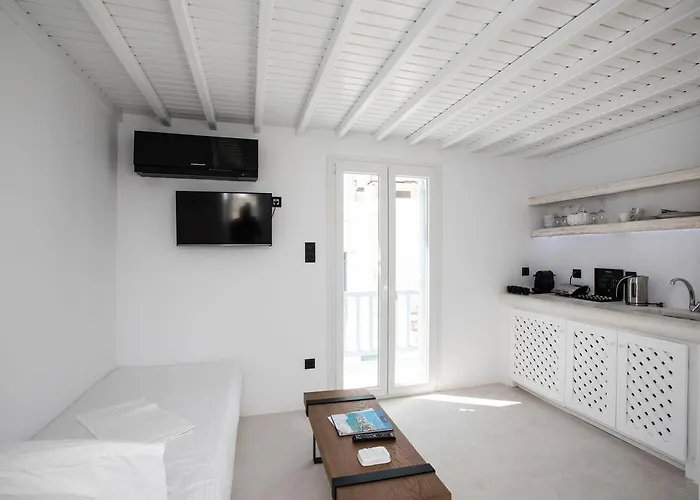 Cloe Mykonos High